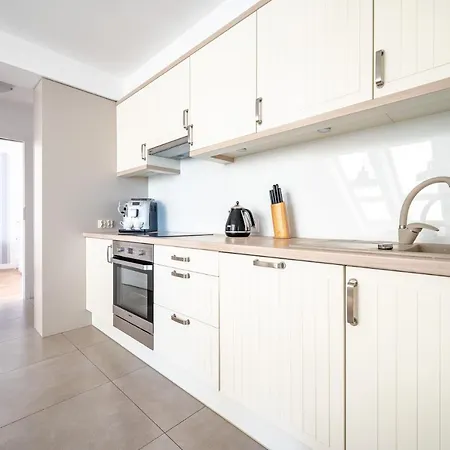 Apartament Holiday Apartment *